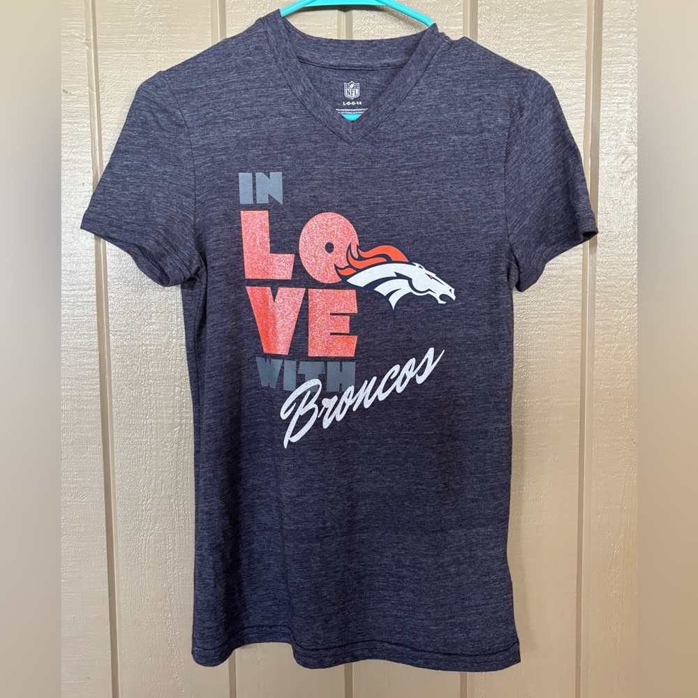 Women’s broncos fitted tee